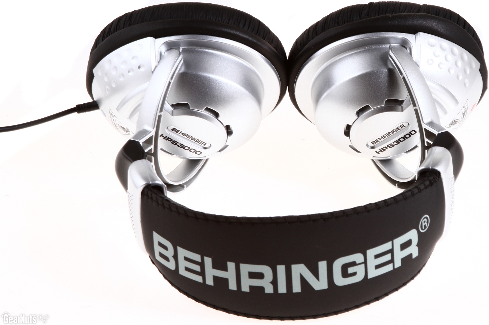Behringer HPS3000 по цене 2 040 ₽