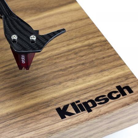 Pro-Ject DEBUT CARBON (DC) (2M Red), WALNUT по цене 40 000 руб.