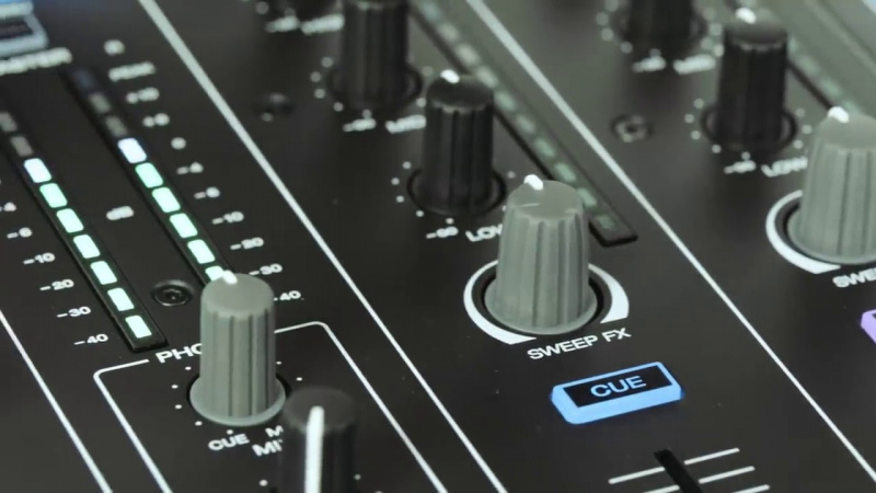 Вышло обновление для контроллера Denon DJ Prime 4, открывающее доступ к стриминговым платформам