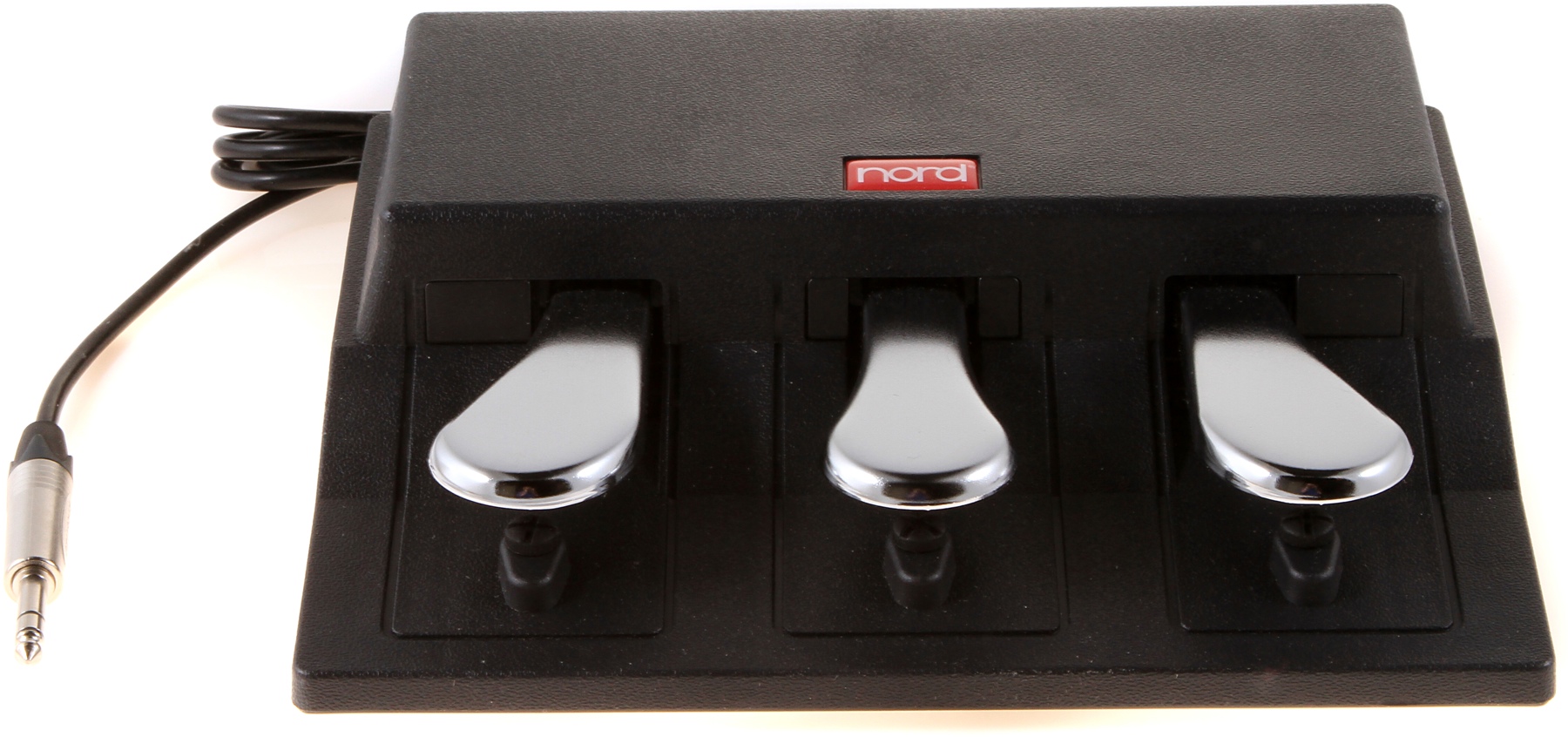 Clavia Nord Triple Pedal по цене 29 900 ₽