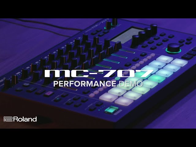 Roland MC-707 по цене 125 050 ₽