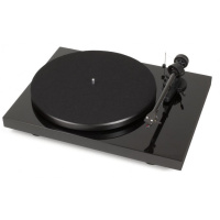 Pro-Ject Debut 3 DC Esprit HG Black OM10 по цене 44 600 ₽