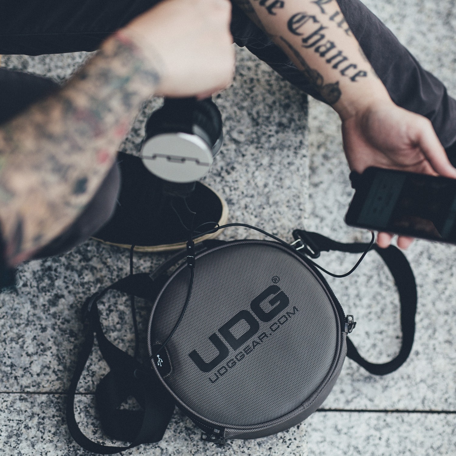 UDG Ultimate DIGI Headphone Bag Charcoal по цене 4 190 ₽