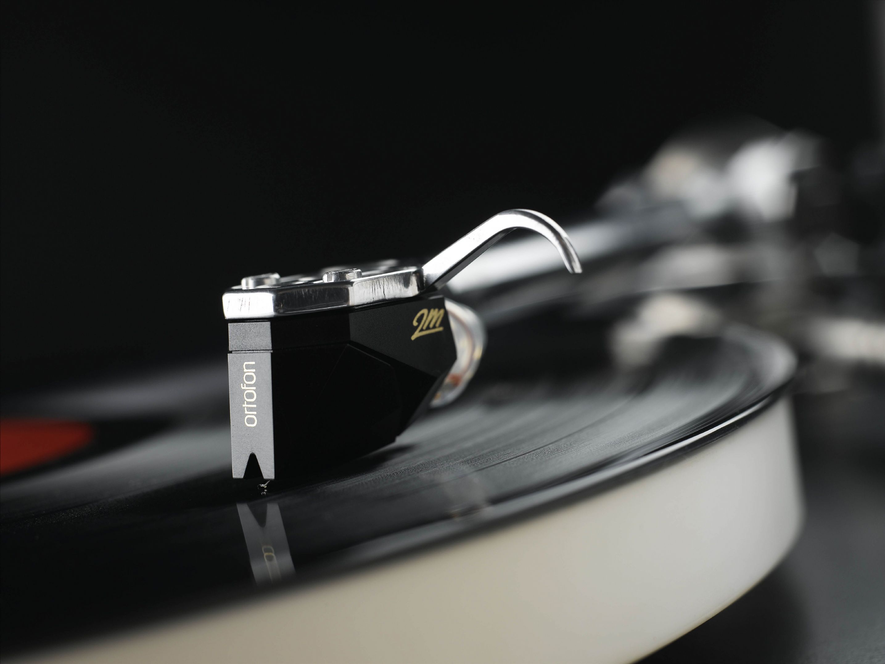 Ortofon 2M Black по цене 61 800 ₽
