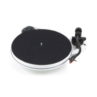 Pro-Ject RPM 1 Carbon 2M Red High-Gloss White