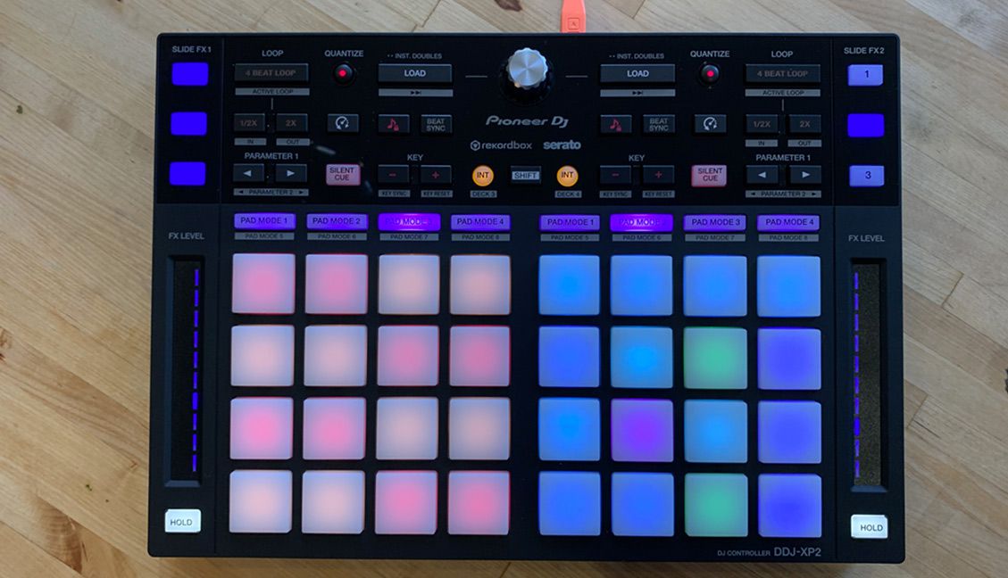 Pioneer DJ DDJ-XP2 | Новый контроллер, который раскрывает мощный функционал Rekordbox и Serato DJ