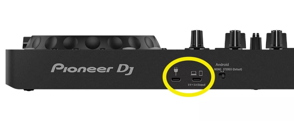 Pioneer DJ DDJ-FLX4 имеет как компьютерный разъем, так и разъем USB PD; их различают по символам. Pioneer DJ DDJ-FLX4 имеет как компьютерный разъем, так и разъем USB PD; их различают по символам.