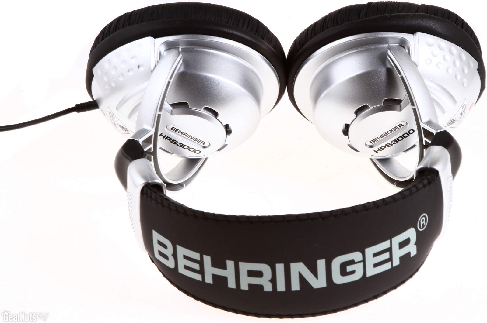Behringer HPS3000 по цене 1 600 ₽