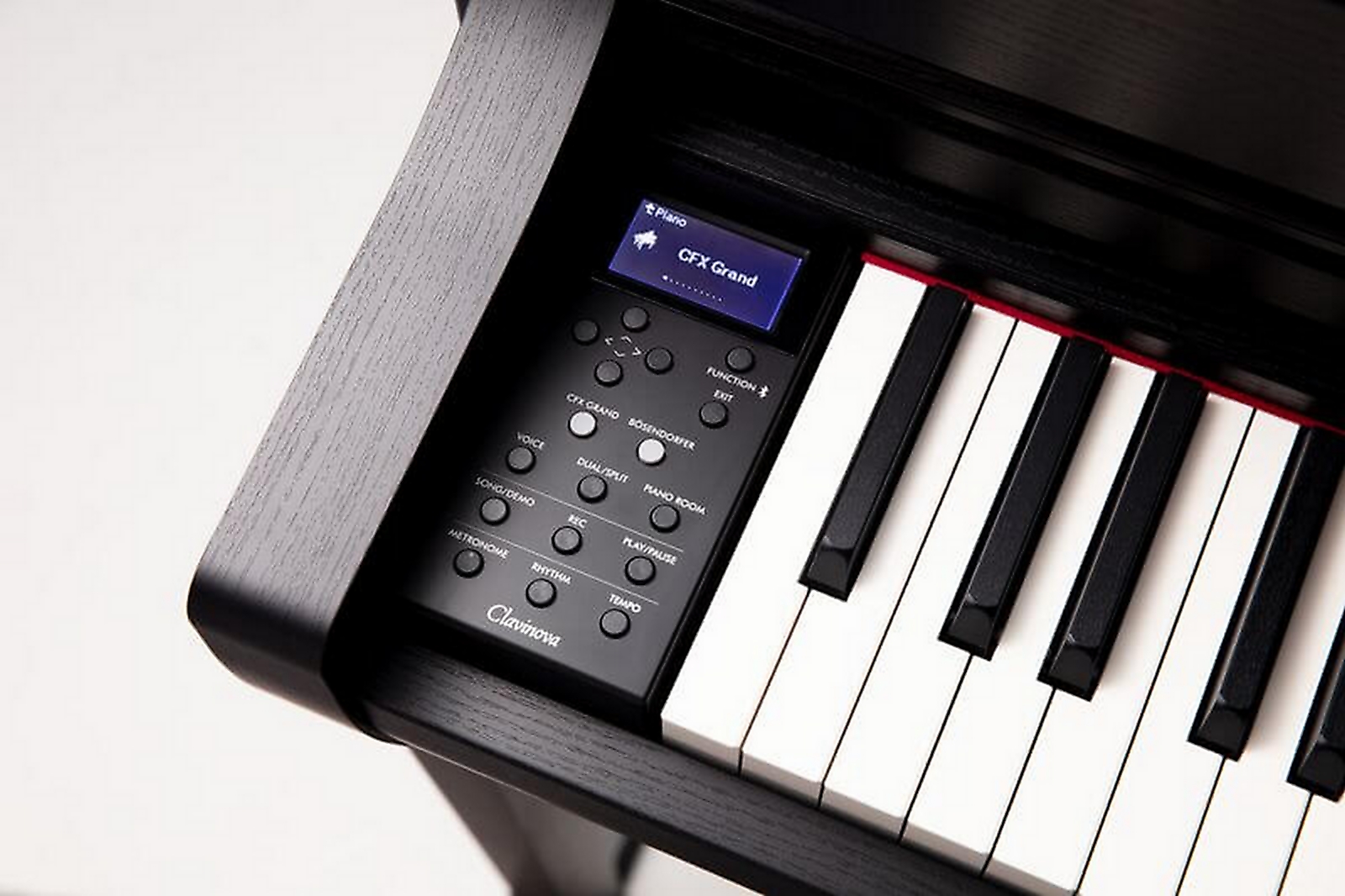 Yamaha CLP-745DW по цене 180 000 ₽