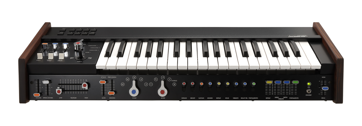 Korg miniKORG 700FS по цене 206 000 ₽