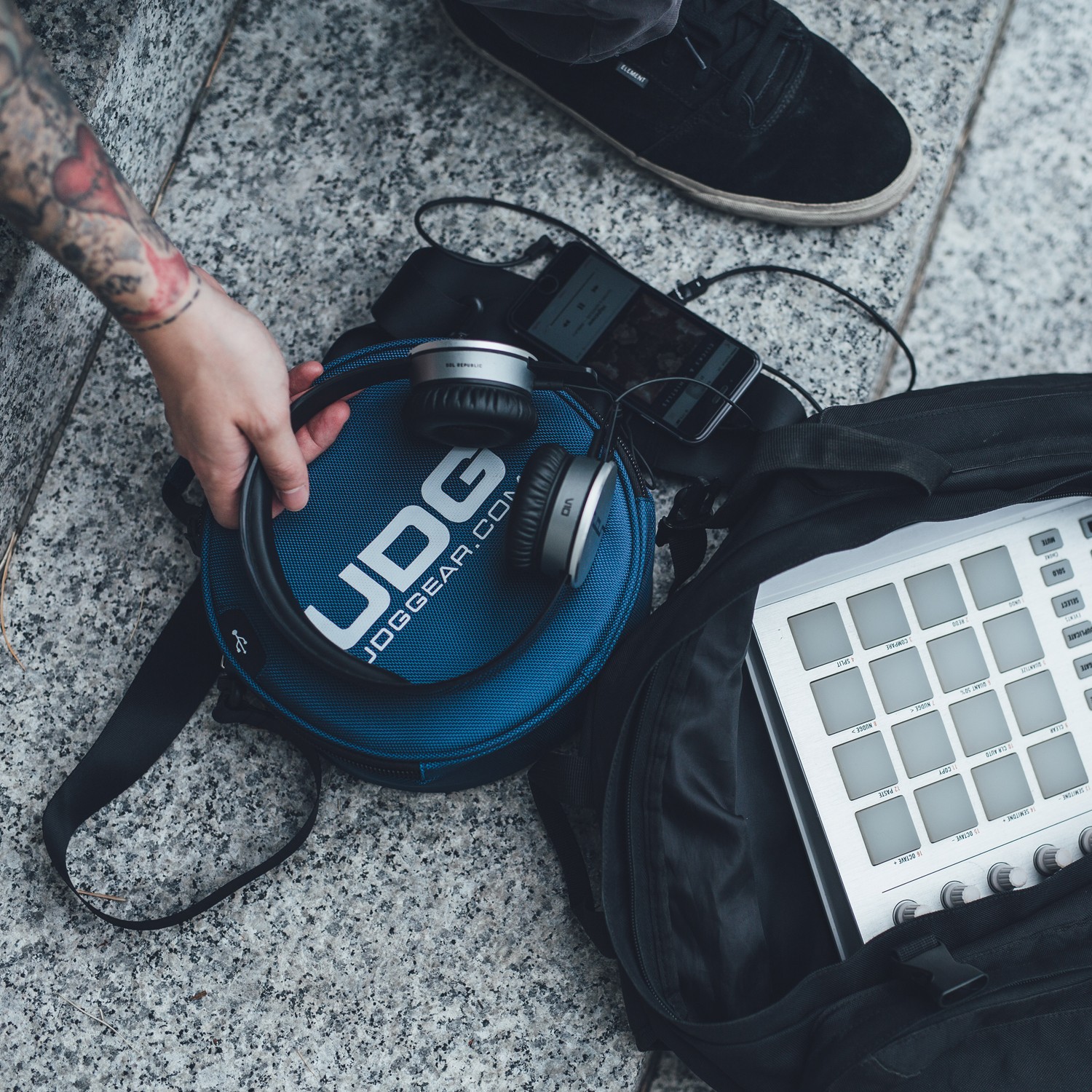 UDG Ultimate DIGI Headphone Bag Dark Blue по цене 5 750 ₽