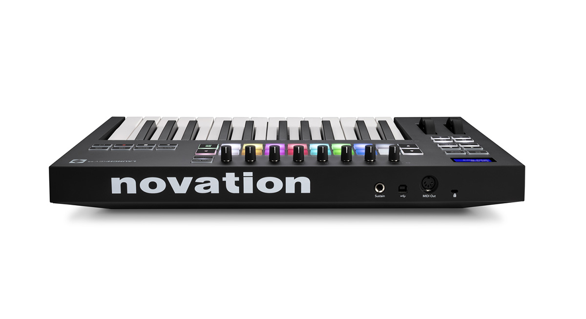 Novation Launchkey 25 MK3 по цене 26 428.47 ₽