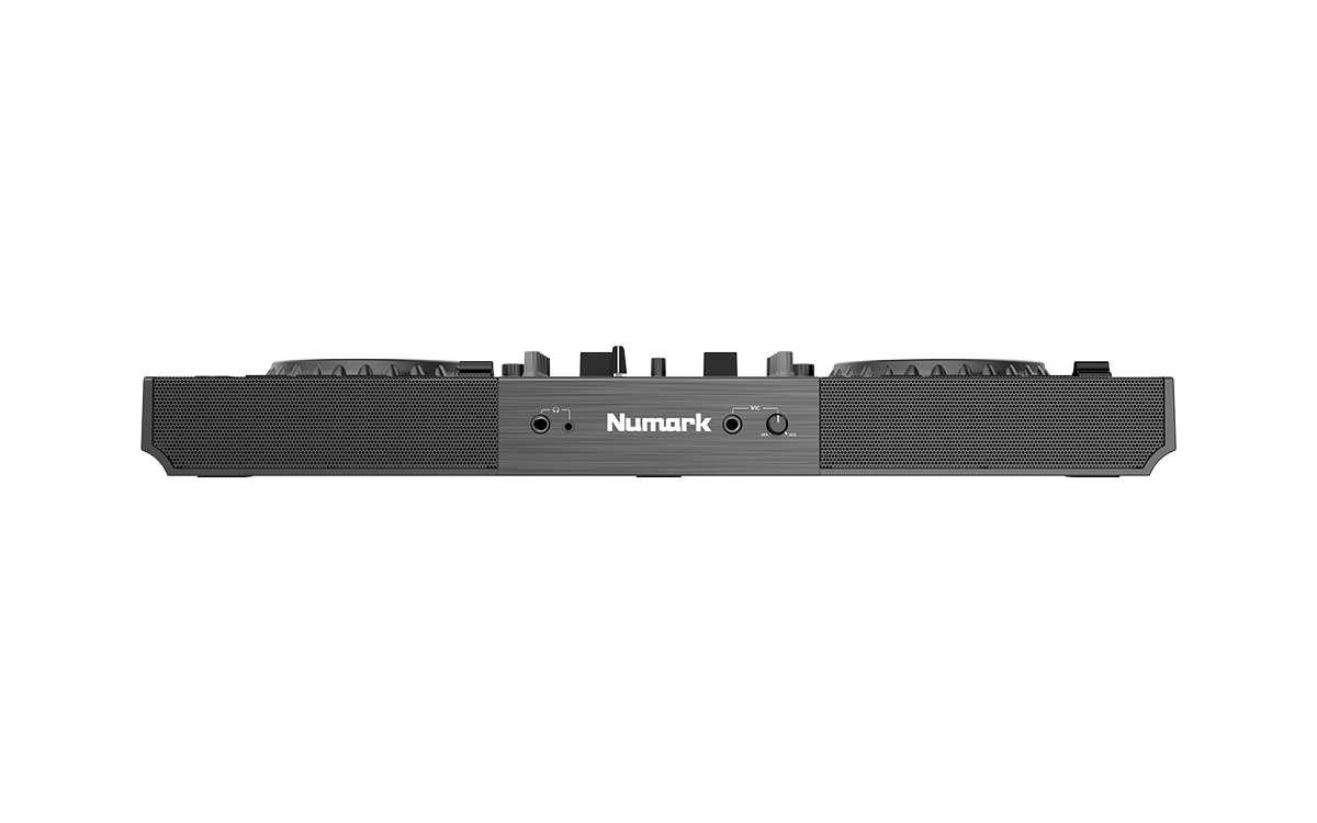 Numark Mixstream Pro Go по цене 140 000 ₽