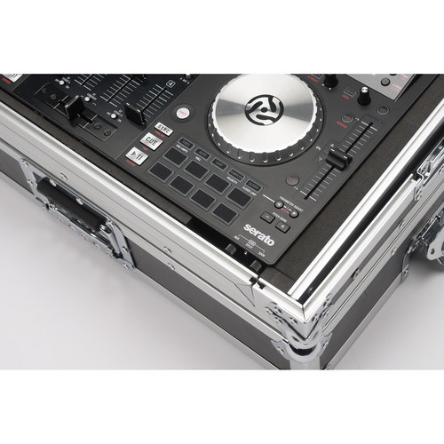 Magma DJ-Controller Workstation NV2/NV black/silver по цене 22 320 ₽