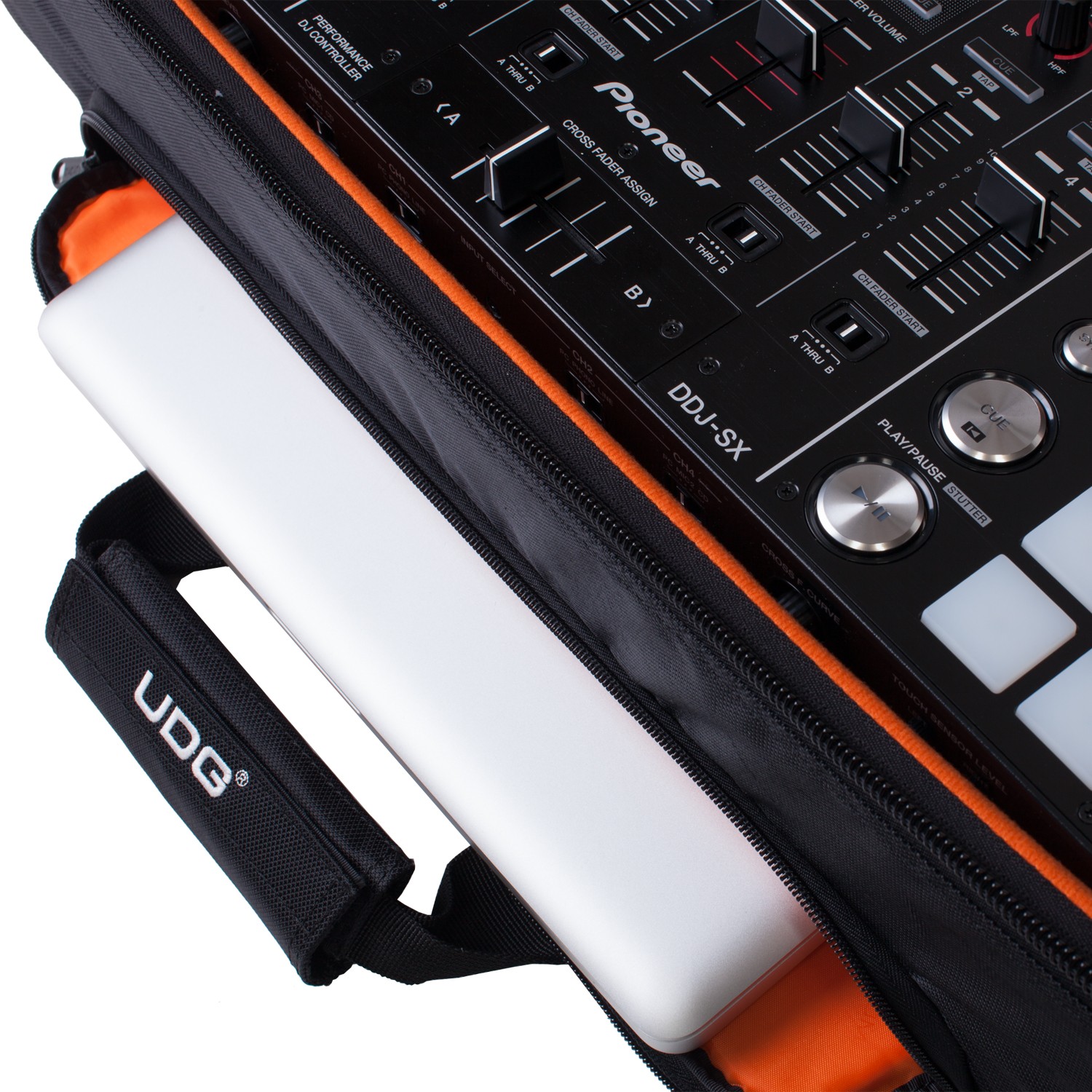 UDG Ultimate Midi Controller Backpack Large Black/Orange Inside MK2