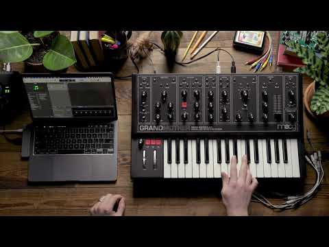 Behringer Model 15 по цене 34 300 ₽