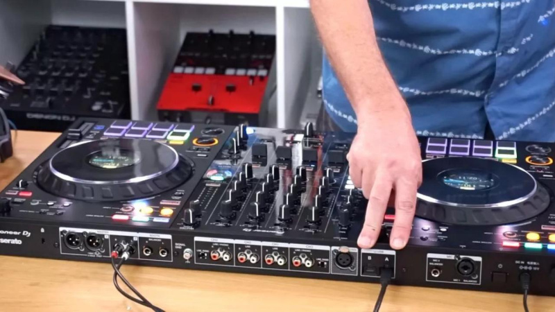 DIGITAL DJ TIPS | Великий переход диджейского оборудования на USB-C. Что нужно знать