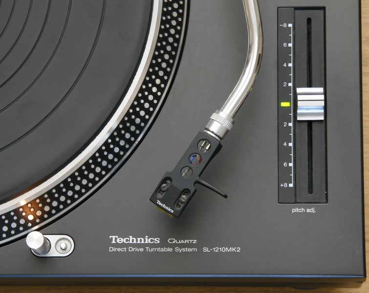 Аренда виниловых проигрывателей Technics SL-1200 MK2 (1шт.) по цене 2 000.00 ₽