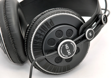 Axelvox HD241 по цене 3 350 ₽