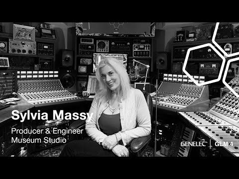 Behringer Studio M по цене 9 450 ₽