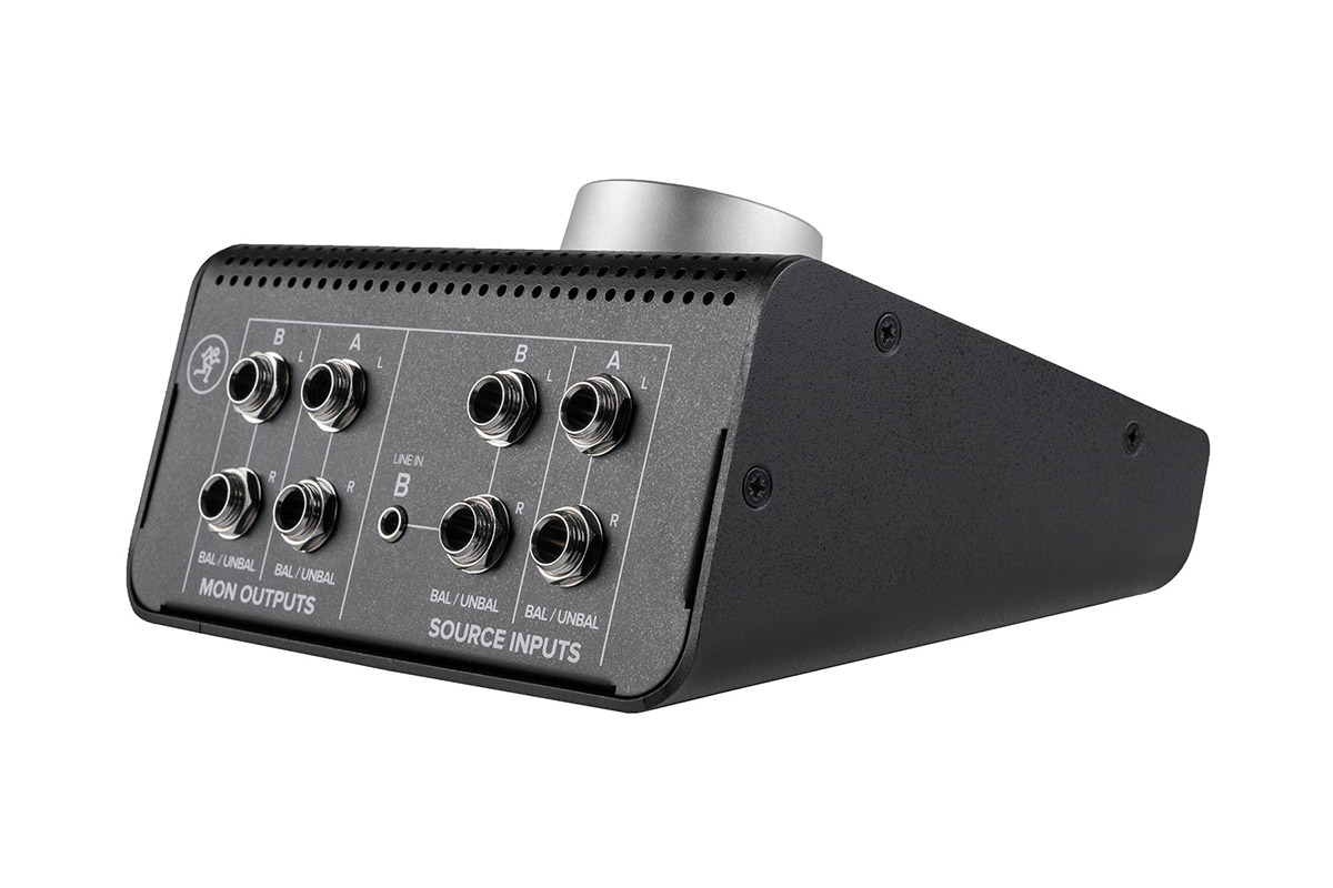 Mackie Big Knob Passive по цене 12 300 ₽