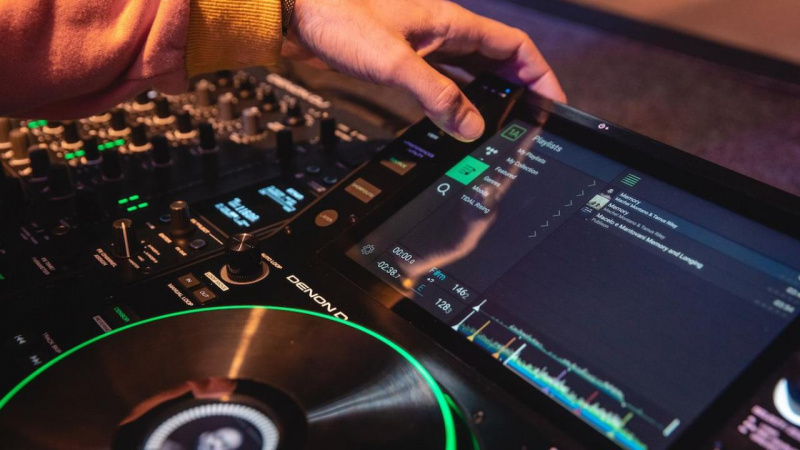 Компания Denon DJ анонсировала усовершенствованную линейку плееров SC6000 + SC6000M Prime
