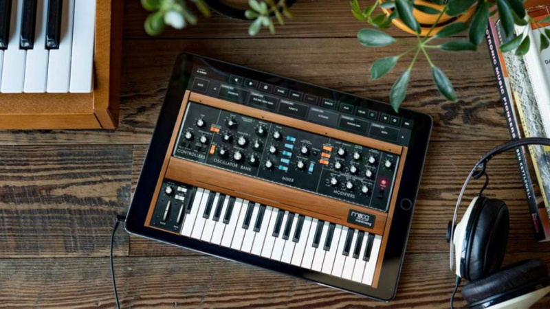 Винтажный виртуальный синтезатор Moog Minimoog Model D для iOs можно скачать бесплатно