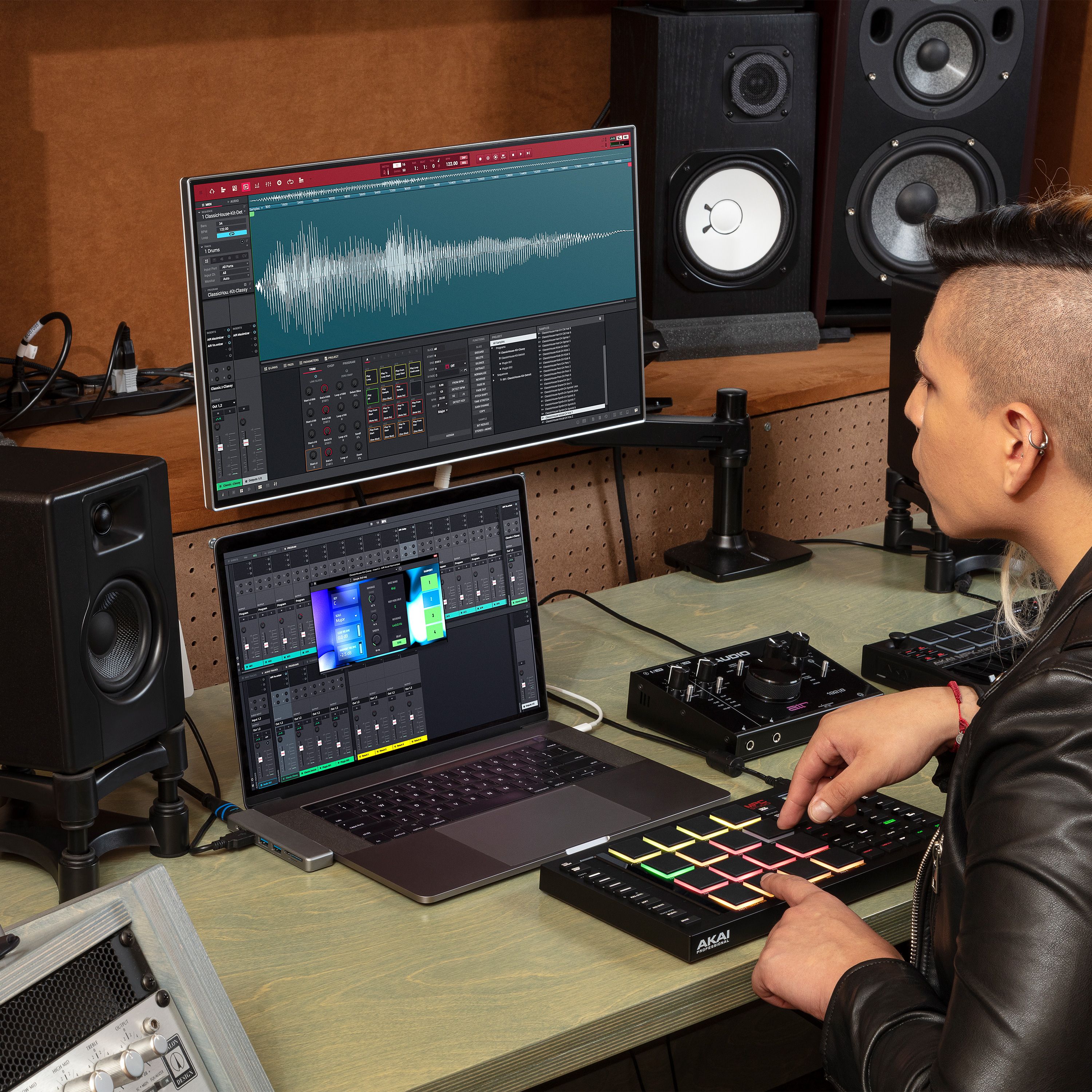 Akai Pro MPC Studio 2 по цене 25 950 ₽