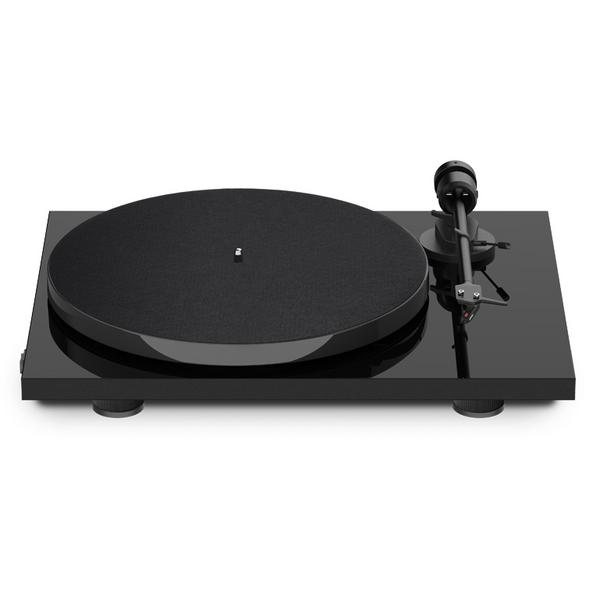 Pro-Ject Е1 BT ОМ 5е High Gloss Black по цене 59 460.61 ₽