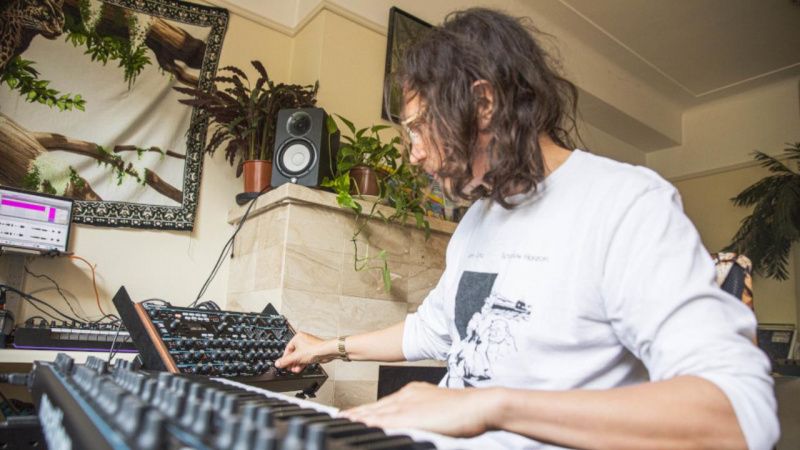 Novation | Серия Synth Snackables с советами по саунд дизайну на Peak от Legowelt