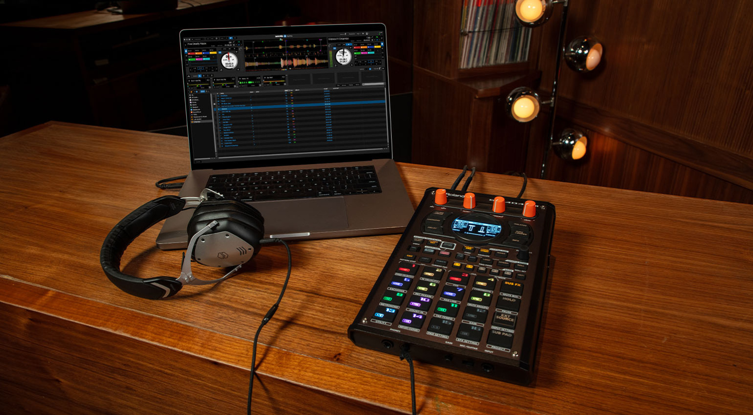 Roland SP-404MKII и Serato DJ