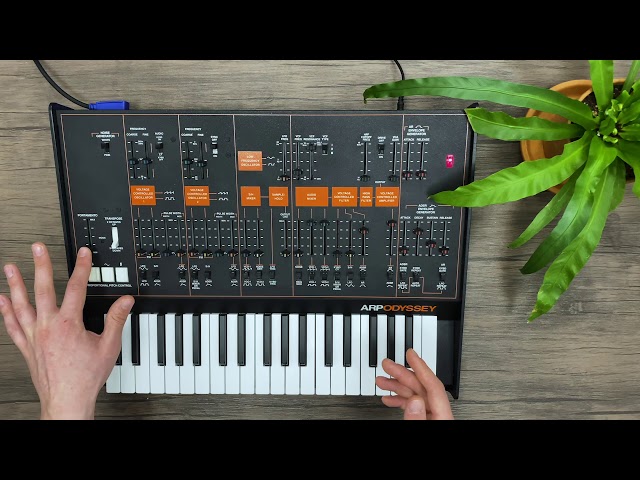 Behringer Odyssey по цене 57 350 ₽