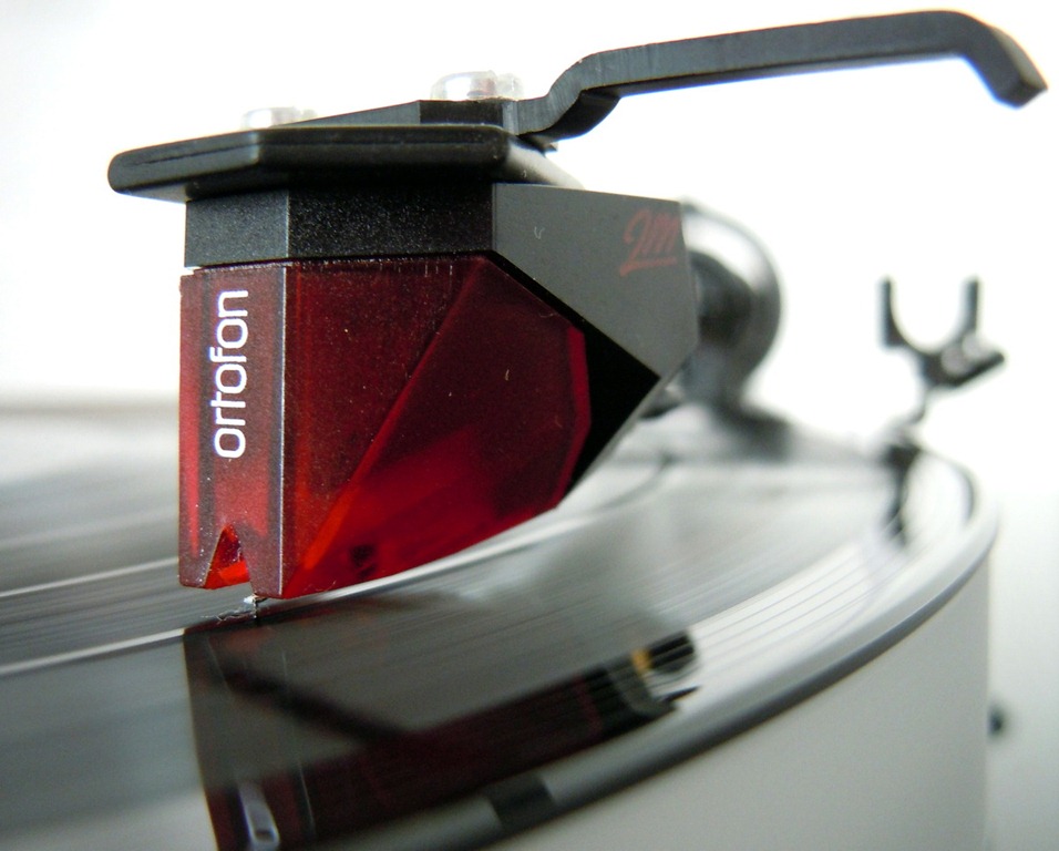 Ortofon 2M Red по цене 10 550 ₽