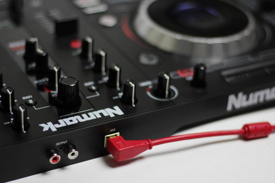 DJTT Chroma Cables USB Red (Угловой) по цене 2 350 ₽