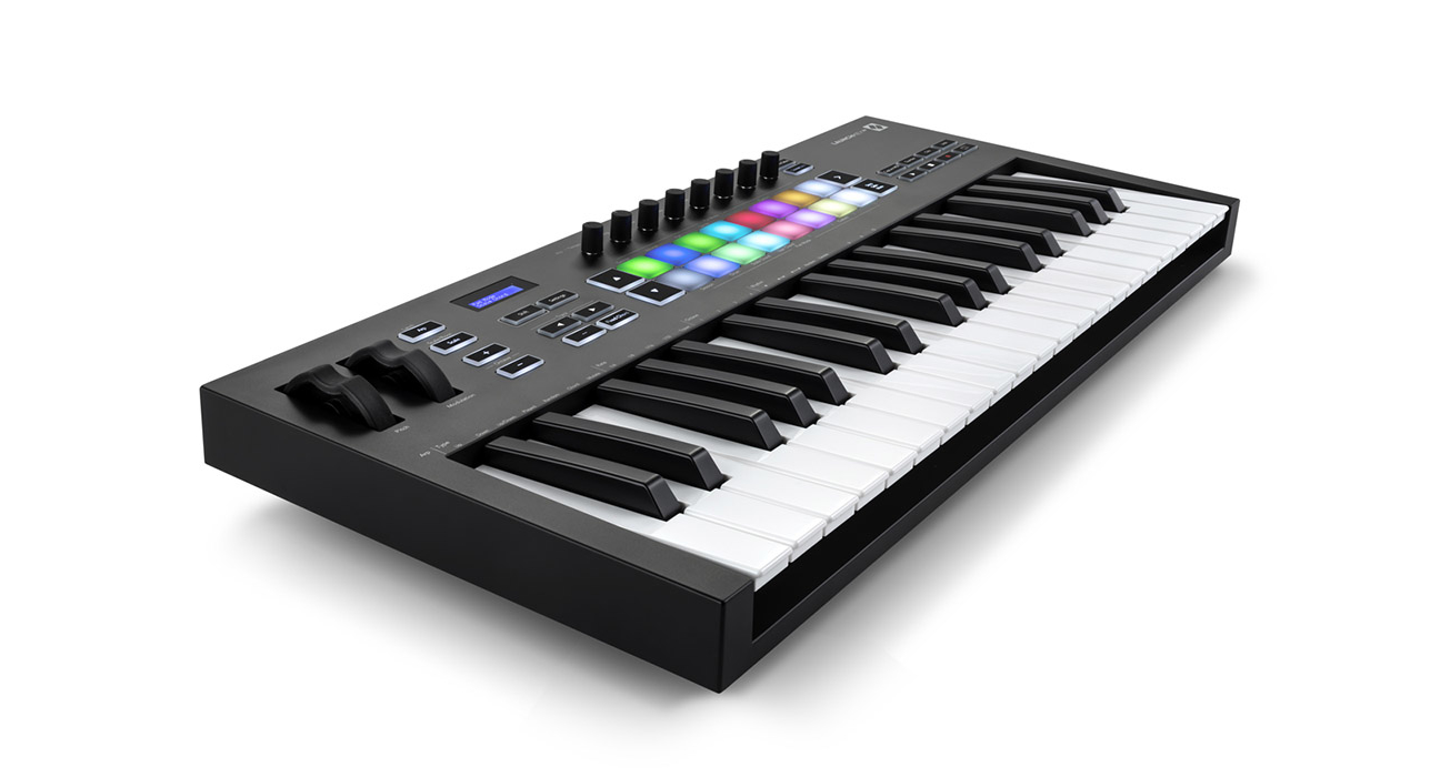 Novation Launchkey 37 MK3 по цене 27 025 ₽