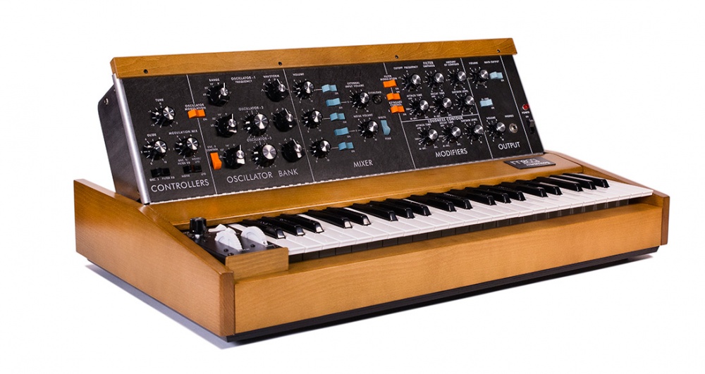 Moog Minimoog Model D по цене 756 000 ₽