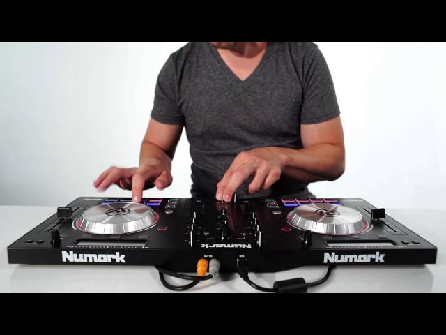 Numark Mixtrack Pro 3 по цене 24 000 ₽