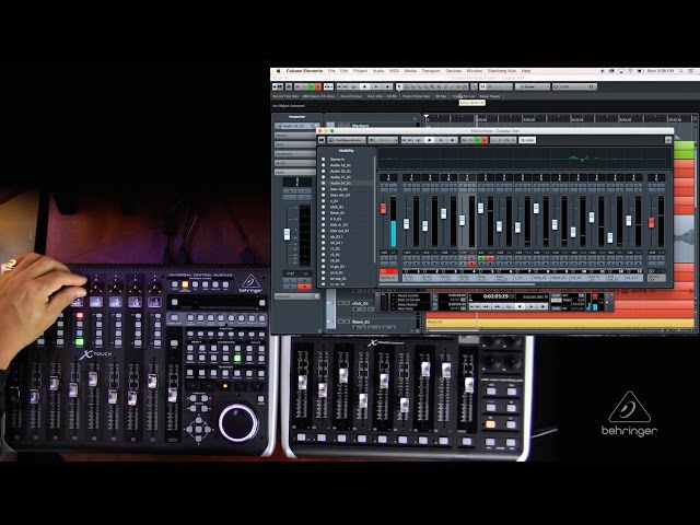Behringer X-Touch Compact по цене 38 550 ₽