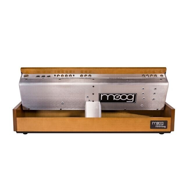 Moog Minimoog Model D по цене 852 800 ₽