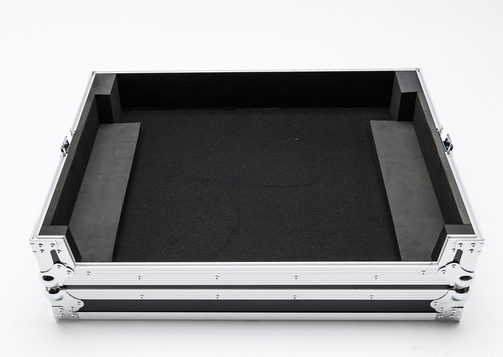 Magma DJ-Controller Case Prime 4 black/silver по цене 35 300 ₽