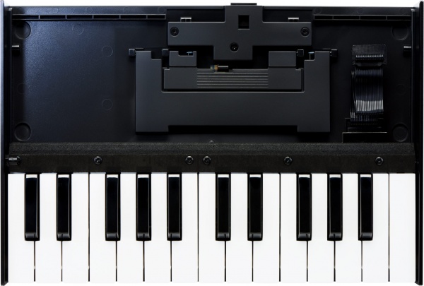 Roland K-25m по цене 9 000 ₽