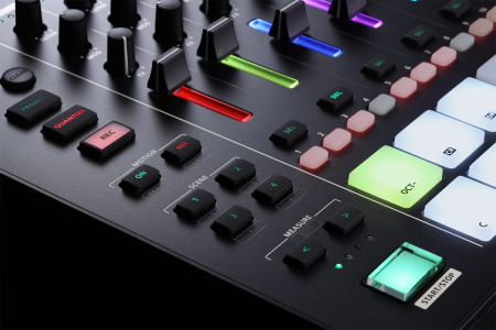 Roland MC-707 по цене 125 050 ₽