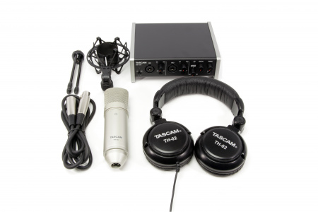 Tascam TRACKPACK 2X2 по цене 20 870 руб.