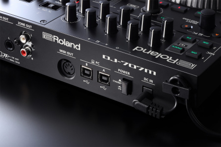 Roland DJ-707M по цене 82 990 ₽