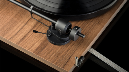 Pro-Ject Е1 Phono ОМ 5е Walnut по цене 38 550 ₽
