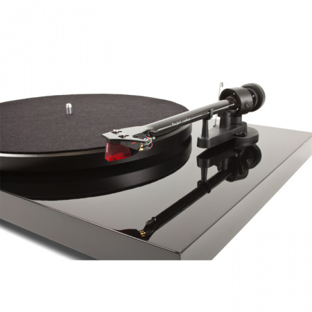Pro-Ject DEBUT CARBON (DC) (OM10), PIANO BLACK по цене 31 000 руб.