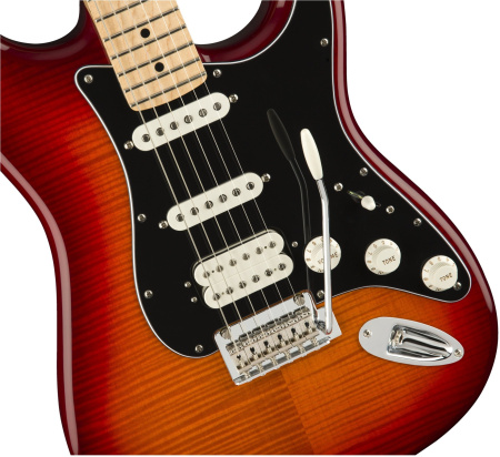Fender Player Stratocaster HSS PF 3-Tone Sunburst по цене 112 200 ₽