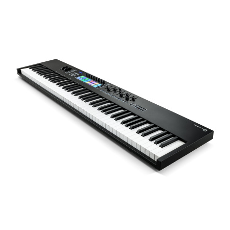 Novation Launchkey 88 MK3 по цене 60 650 ₽