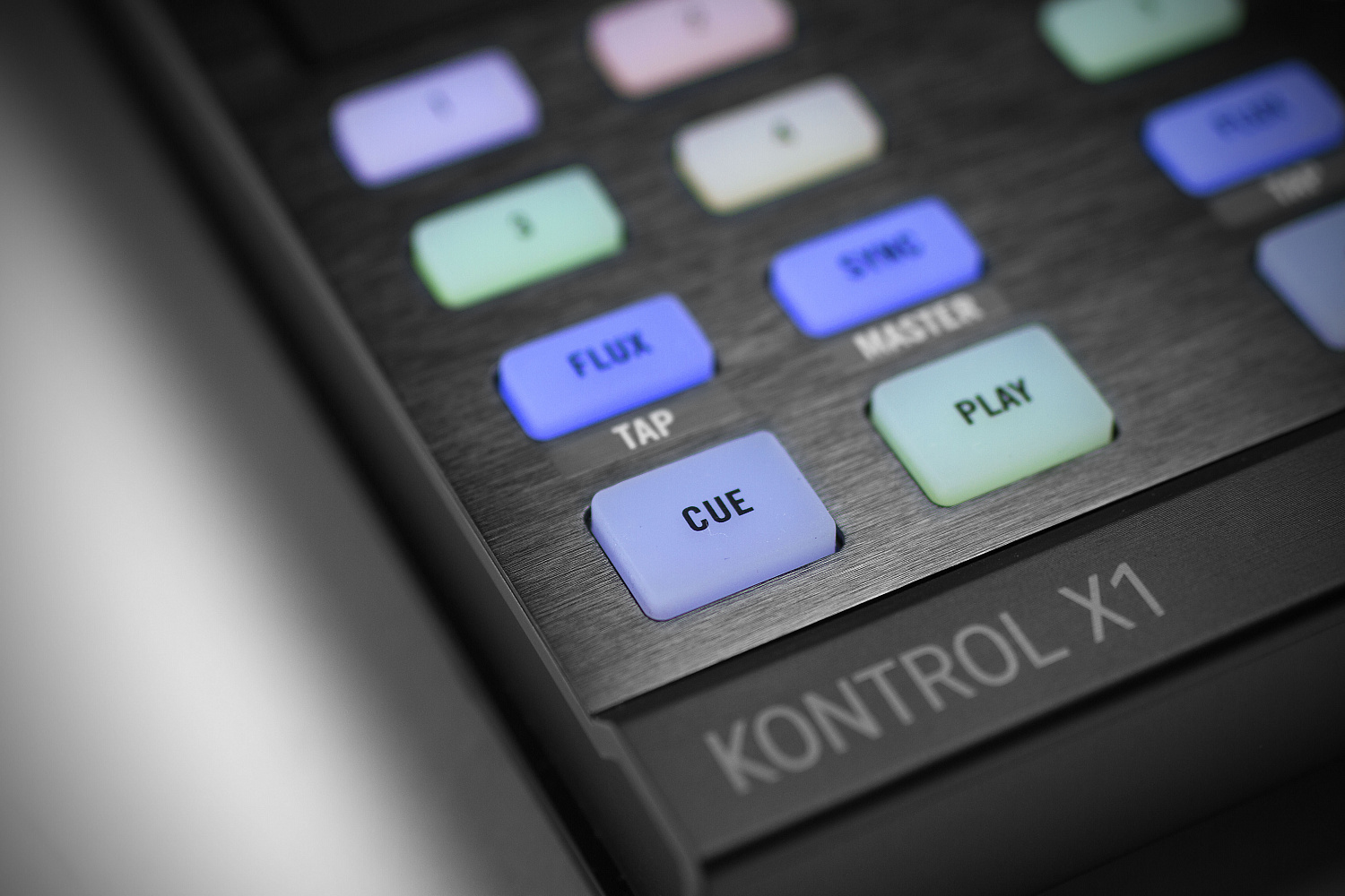 ОБЗОР: Traktor Kontrol X1 MK2 DJ controller