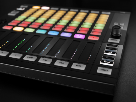 Native Instruments Maschine Jam по цене 24 820 руб.